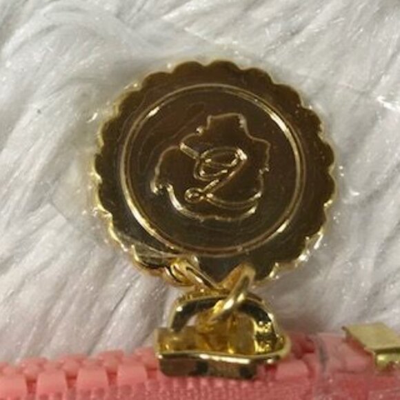 Benefit Bad Girl Bang! Mascara + Iridescent Confetti Clear Cosmetic Bag Set - Picture 8 of 9